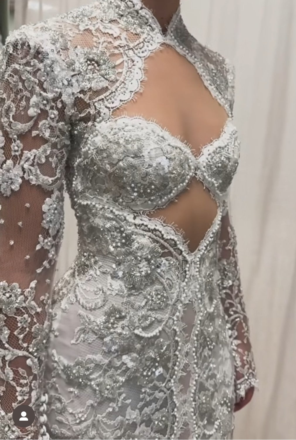 Elfenbeinfarbene Perlenspitze – Romy