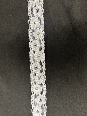 Weißer Spitzenbesatz - T 738 (CF)