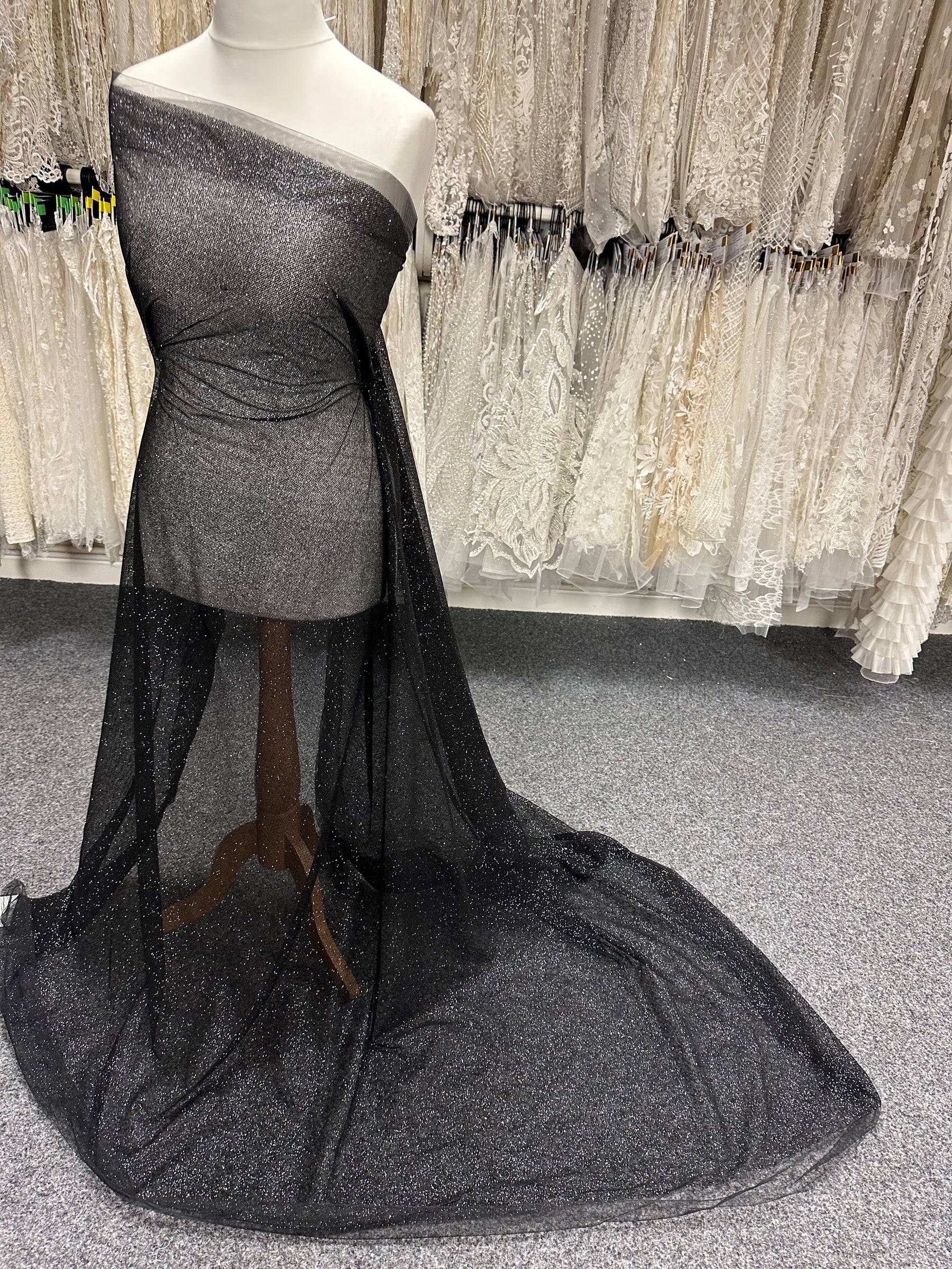 Schwarzer Glitzertüll - Salvage