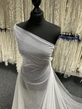 Weißer Glitzertüll - Restaurierung