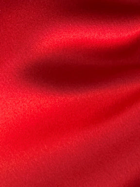 Scharlachroter Polyestersatin - Moldawien