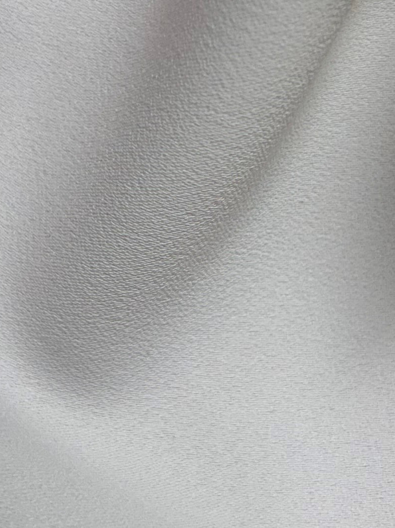 Polyester-Stretch-Krepp (121 cm/47 Zoll) – Festzug