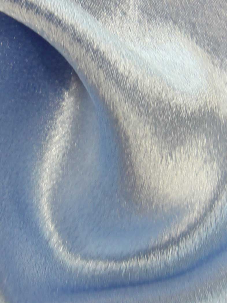 Himmelblauer Satin mit Rückseite aus Polyester-Krepp – Desire