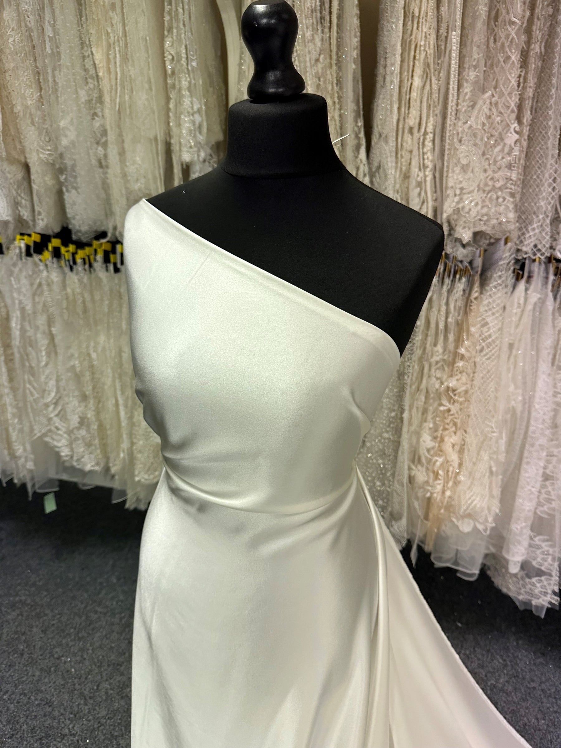 Elfenbeinfarbener Seidensatin - St. Tropez