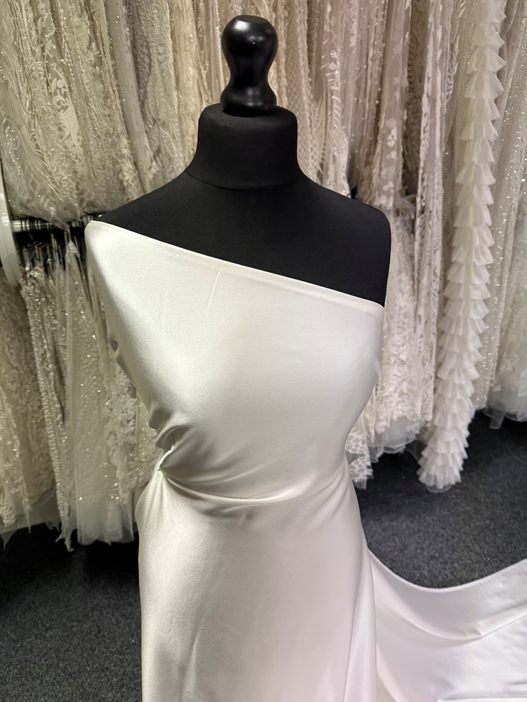 Elfenbeinfarbener Seidensatin - St. Tropez