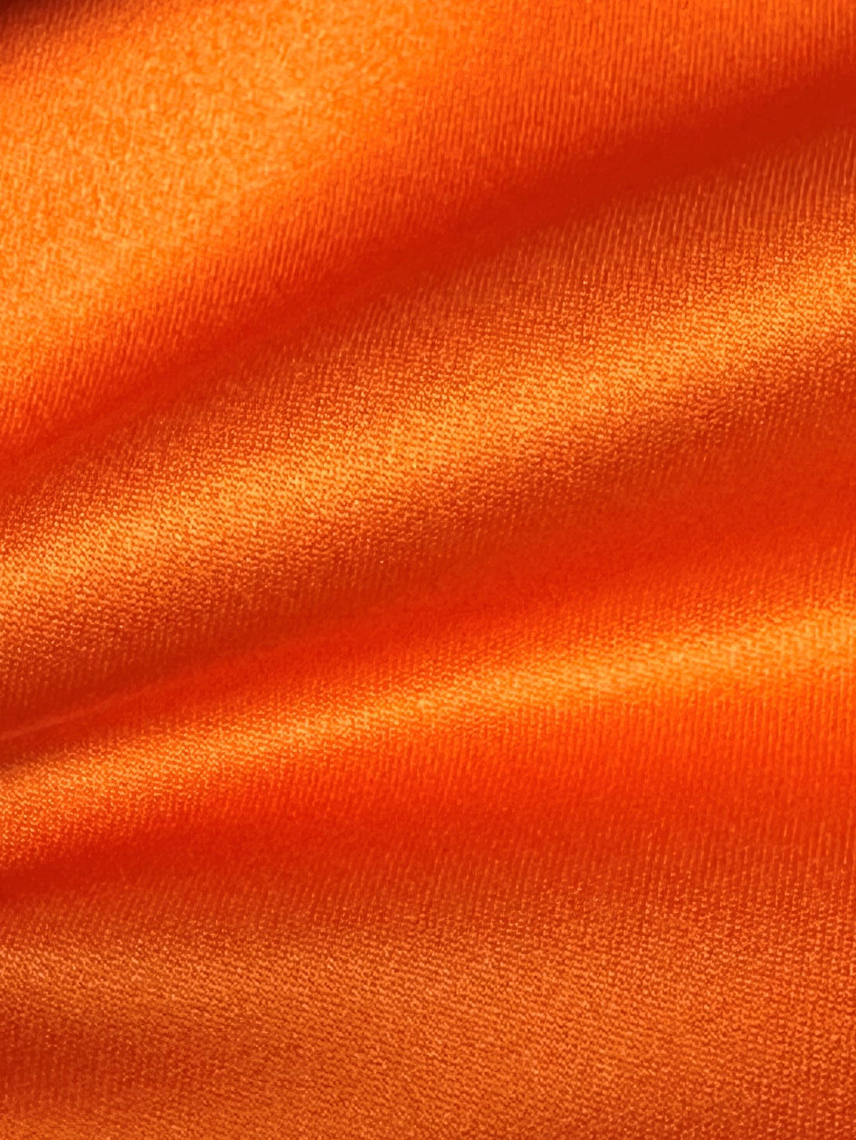 Mandarinenfarbener Polyester-Satin – Kanada