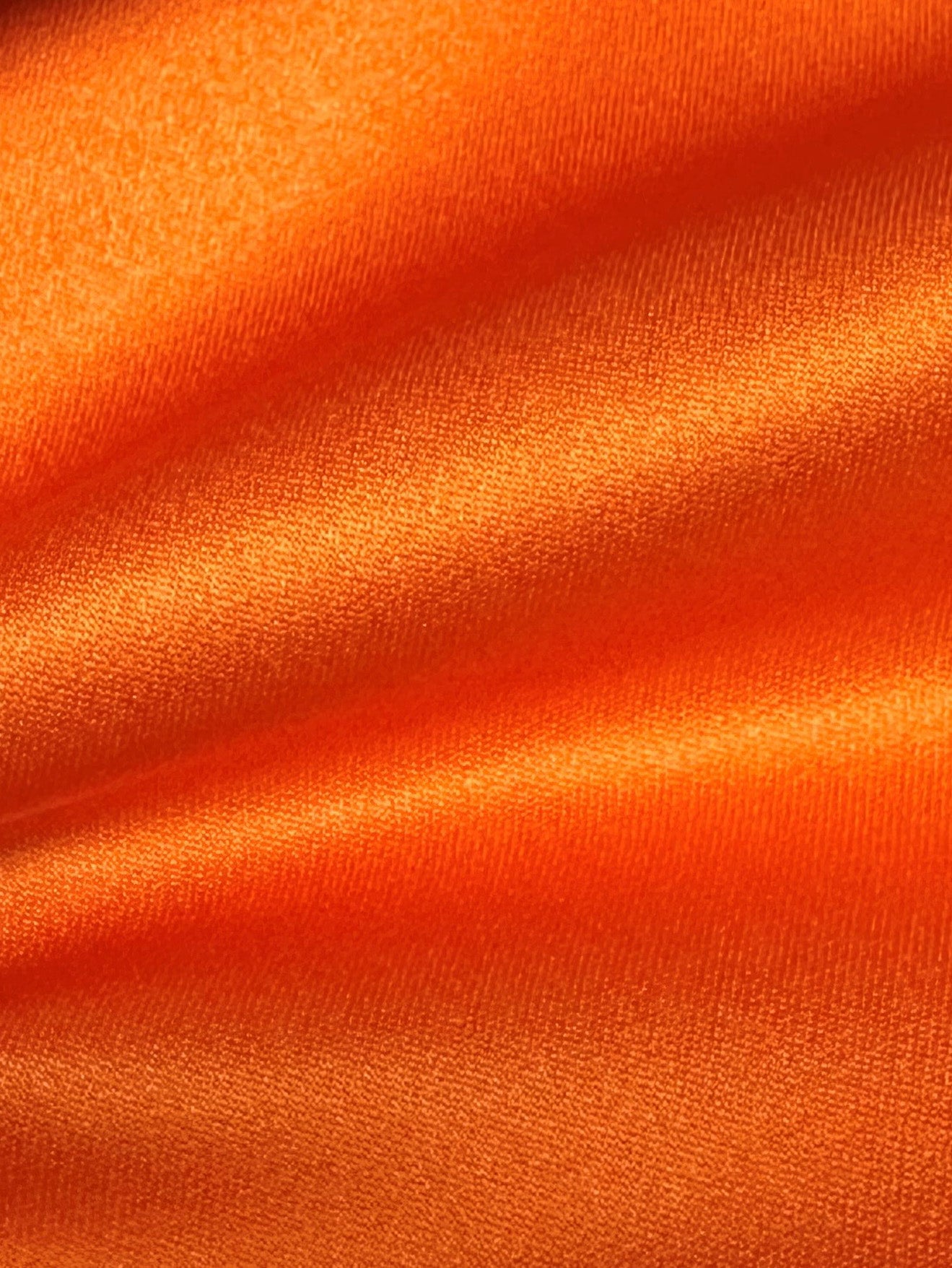 Mandarinenfarbener Polyester-Satin – Kanada