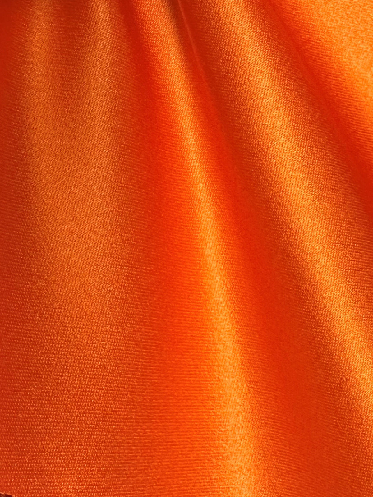 Mandarinenfarbener Polyester-Satin – Kanada