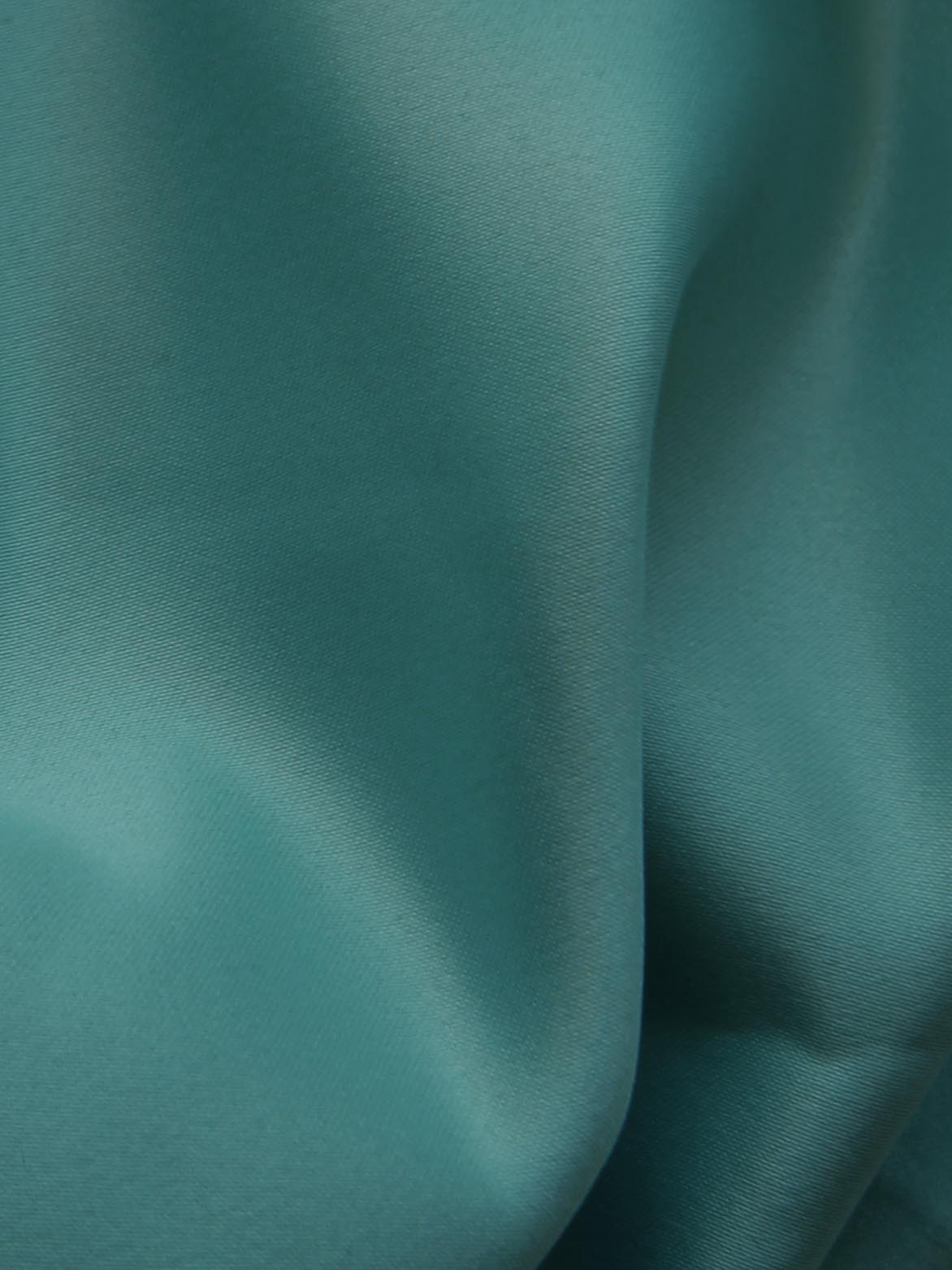 Blaugrüner Polyestersatin – majestätisch