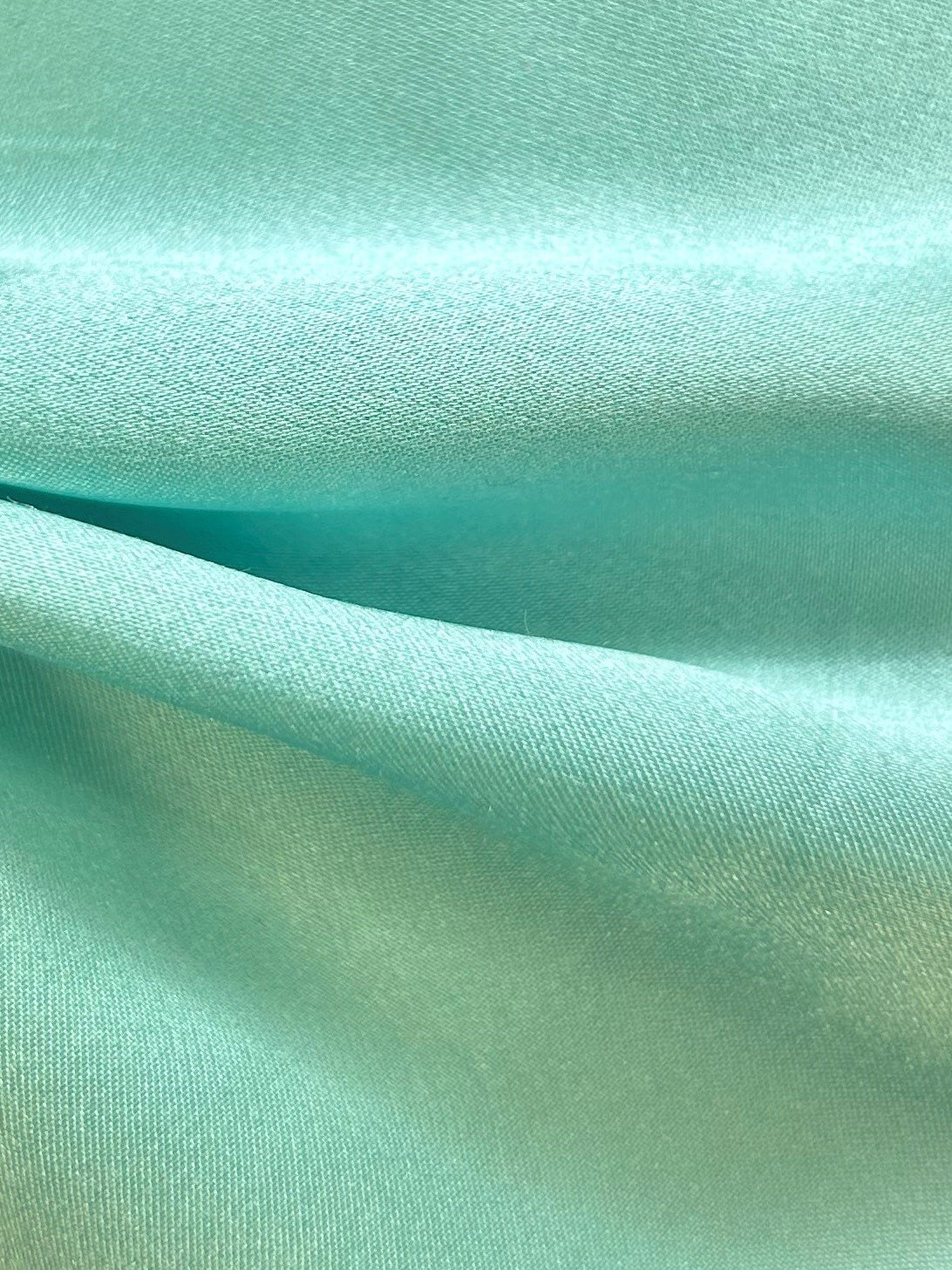 Tiffany Blue Seidensatin – Magnifique