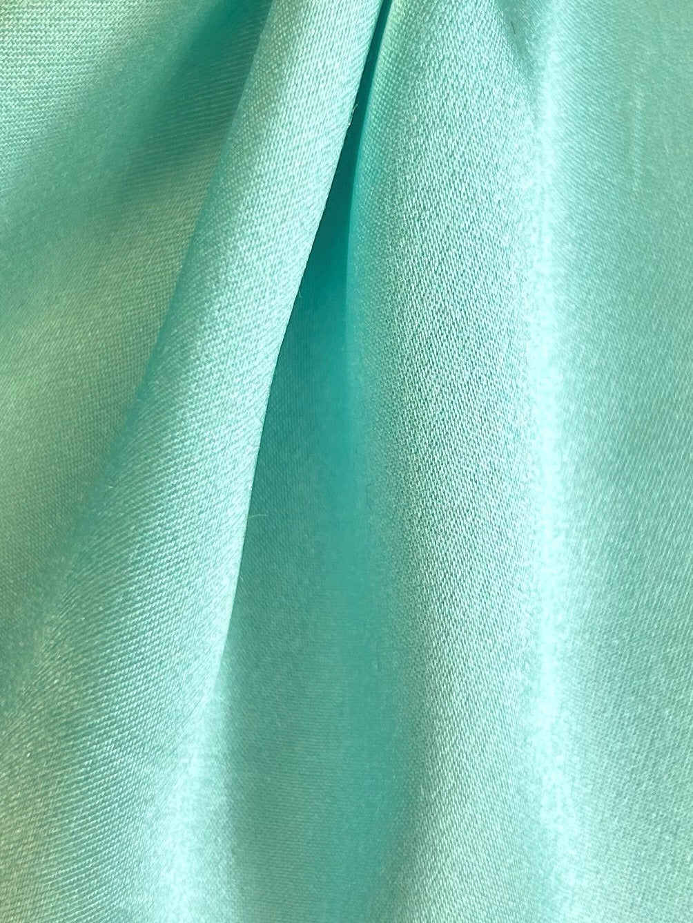 Tiffany Blue Seidensatin – Magnifique