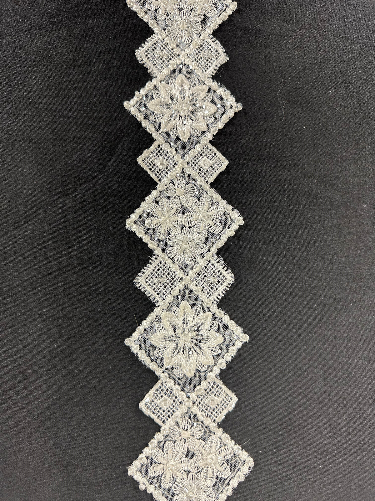Elfenbeinfarbene Perlenspitzenborte - TR 142 (CF)