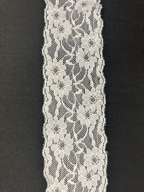 Weißer Spitzenbesatz - T 739