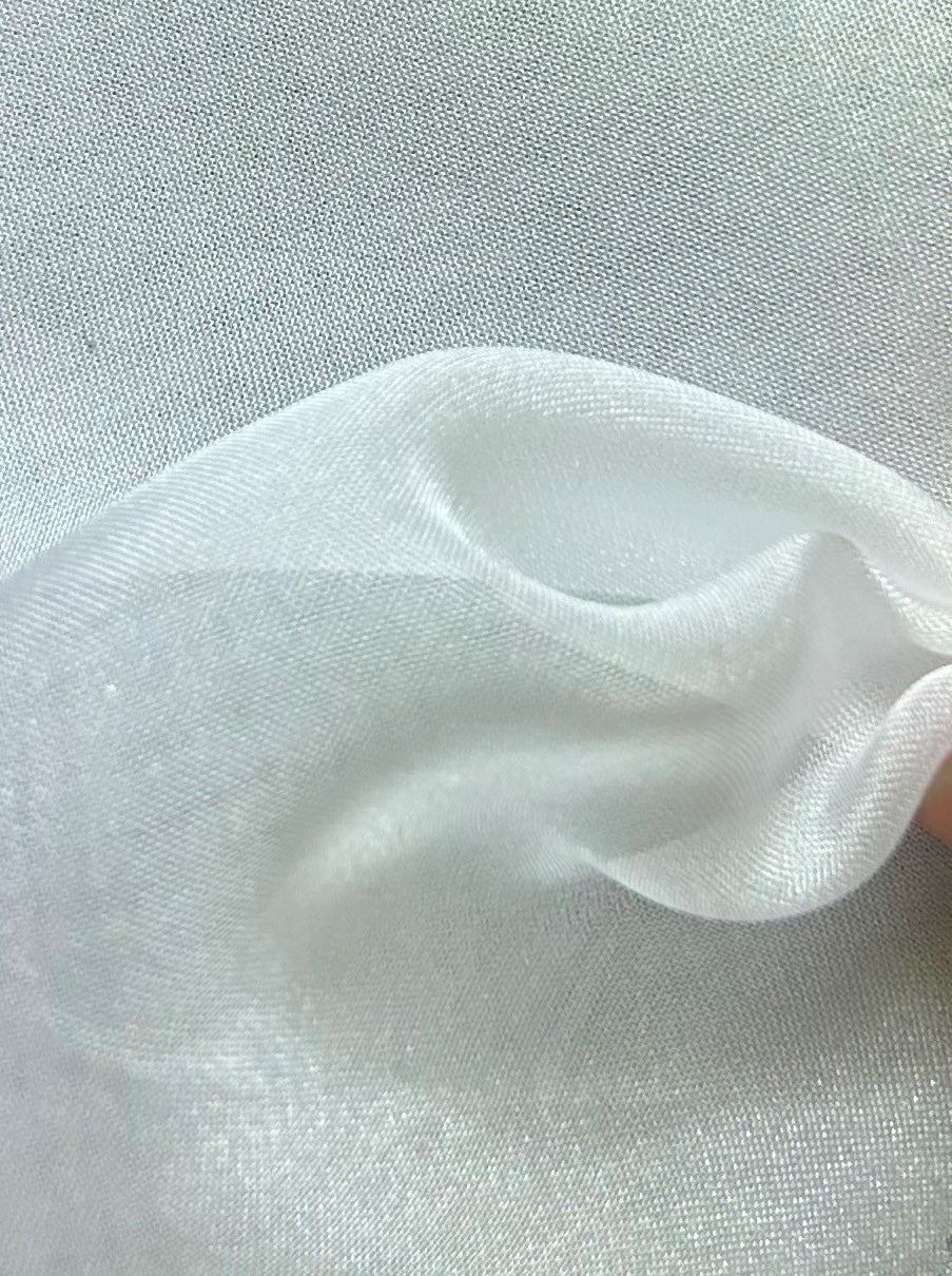 Weißer Polyester-Chiffon – Ehrlichkeit