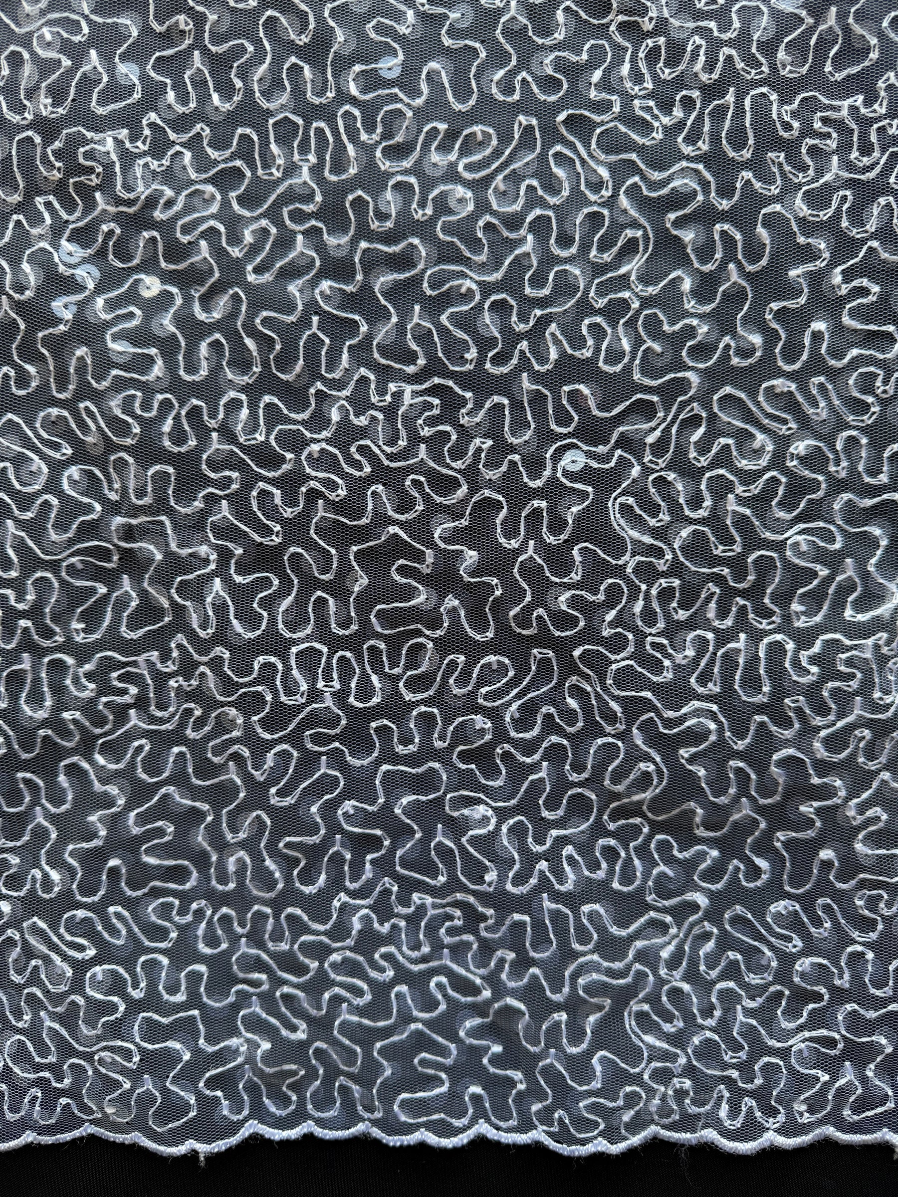 Weißer, bestickter Paillettentüll – EB3001