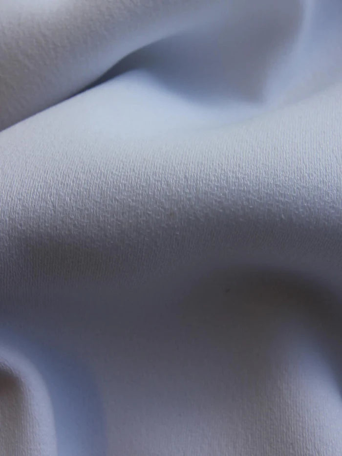 Weißer Polyesterkrepp – Kuriosität