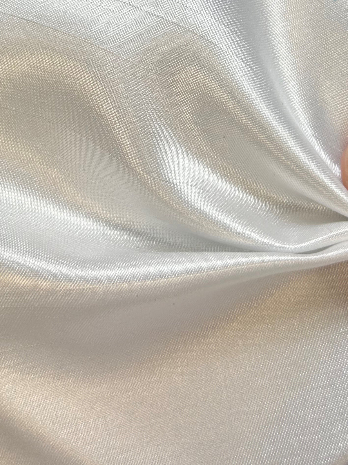 Weißes Dupion mit Polyester-Satin-Rückseite – Klarheit