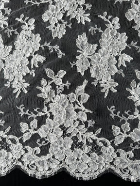 Elfenbeinfarbene, kordelbesetzte Chantilly-Spitze – Zetina