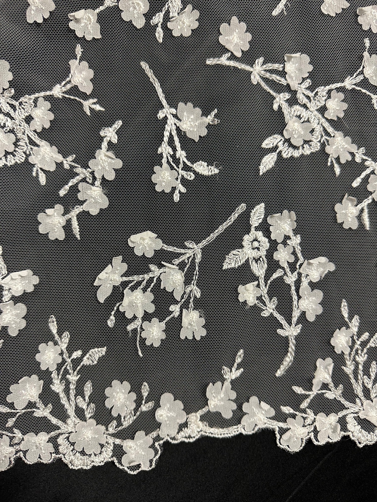 Elfenbeinfarbene Laserstickerei-Spitze - Hypnosis (CF Helena)