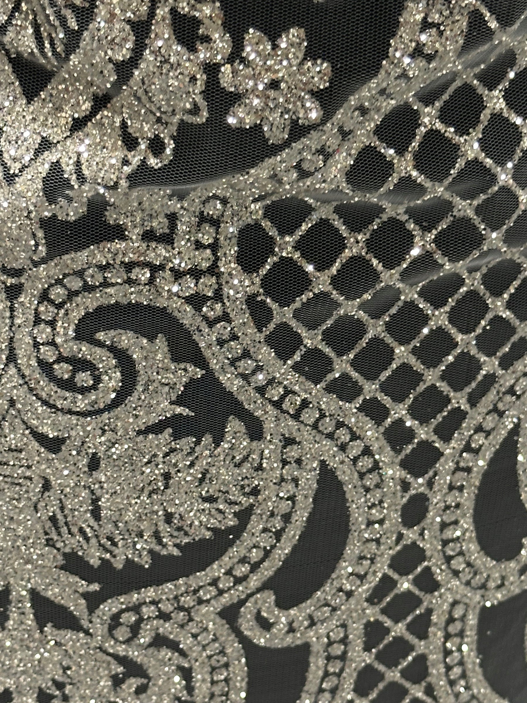 Elfenbeinfarbenes, glitzerndes Tüll-Ballkleid