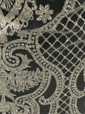Elfenbeinfarbenes, glitzerndes Tüll-Ballkleid