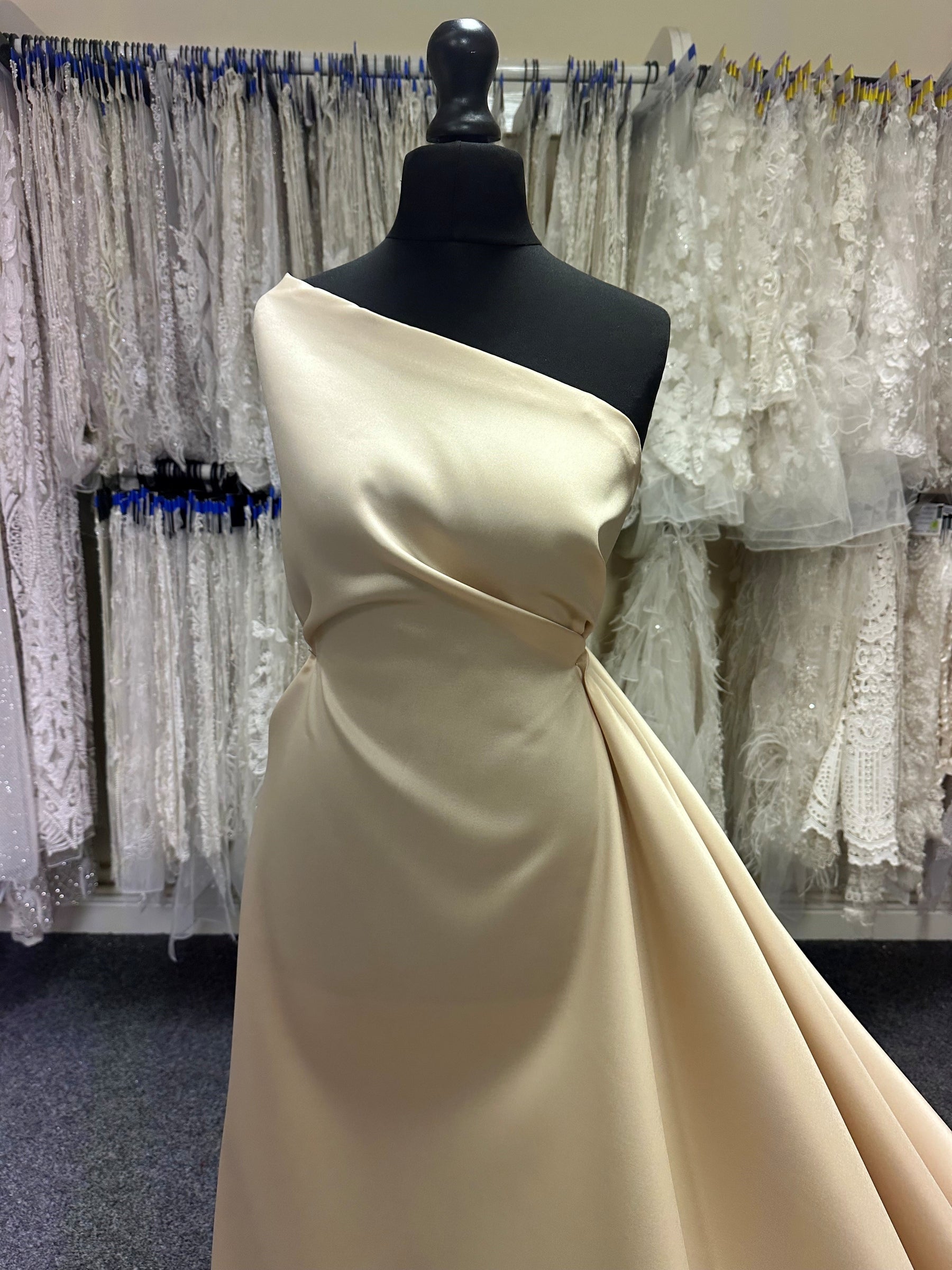 Satin aus Seidenmischung in Honigfarbe – Suave