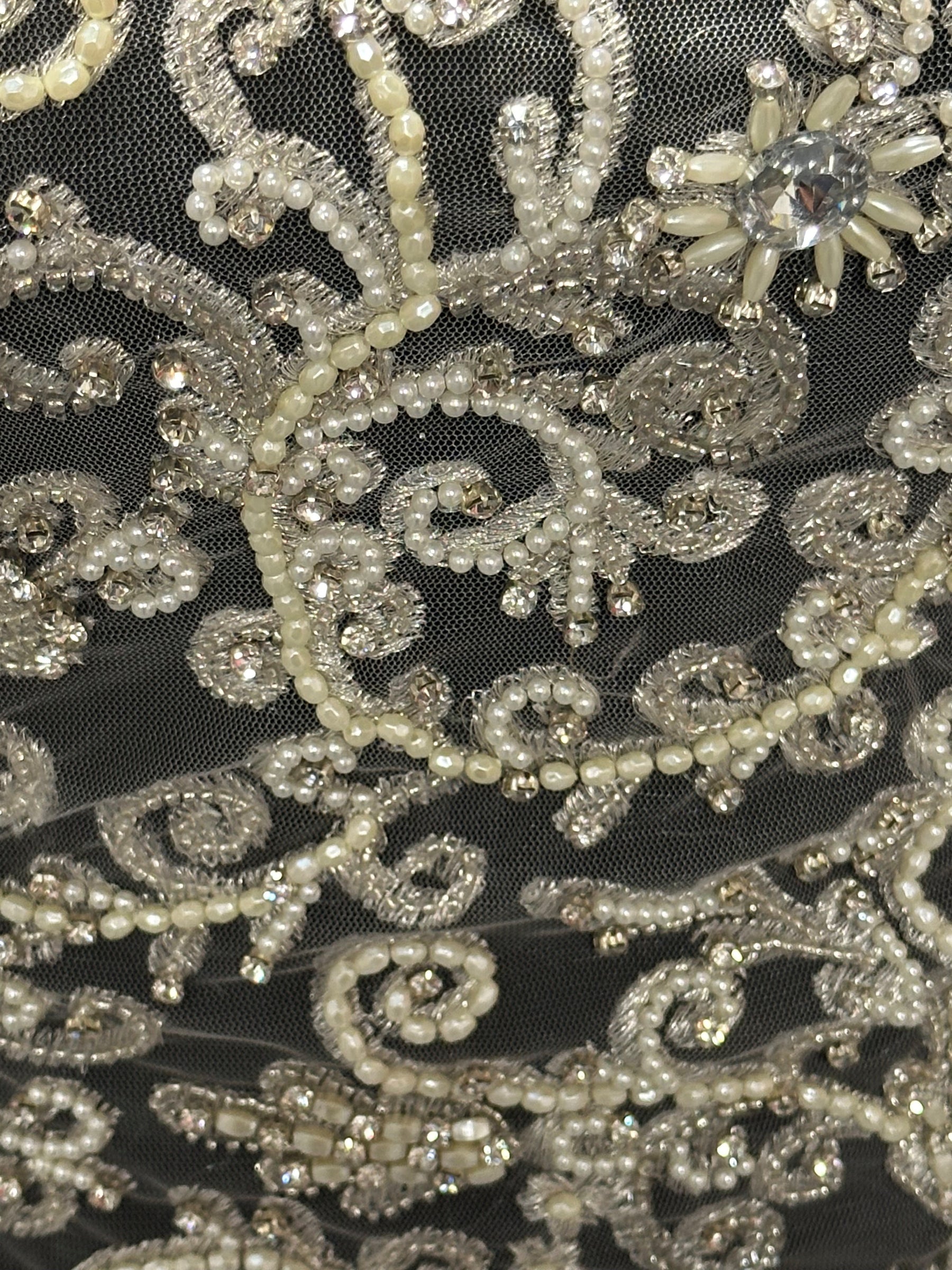 Elfenbeinfarbene Kristallspitze - Kimchi