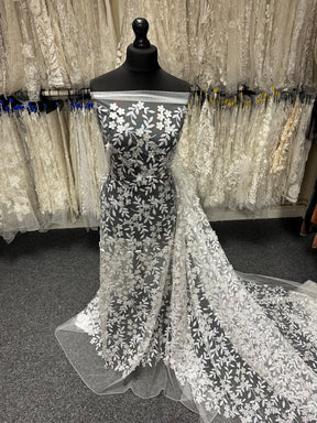 Elfenbeinfarbene 3D-Stickspitze – Finch (CF Florence)