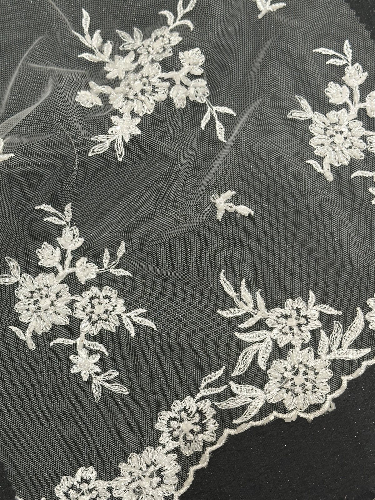 Elfenbeinfarbene Paillettenspitze - Roxanne (CF)