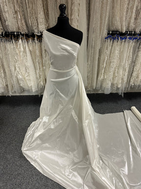 Elfenbeinfarbener Polyester-Taft - P600
