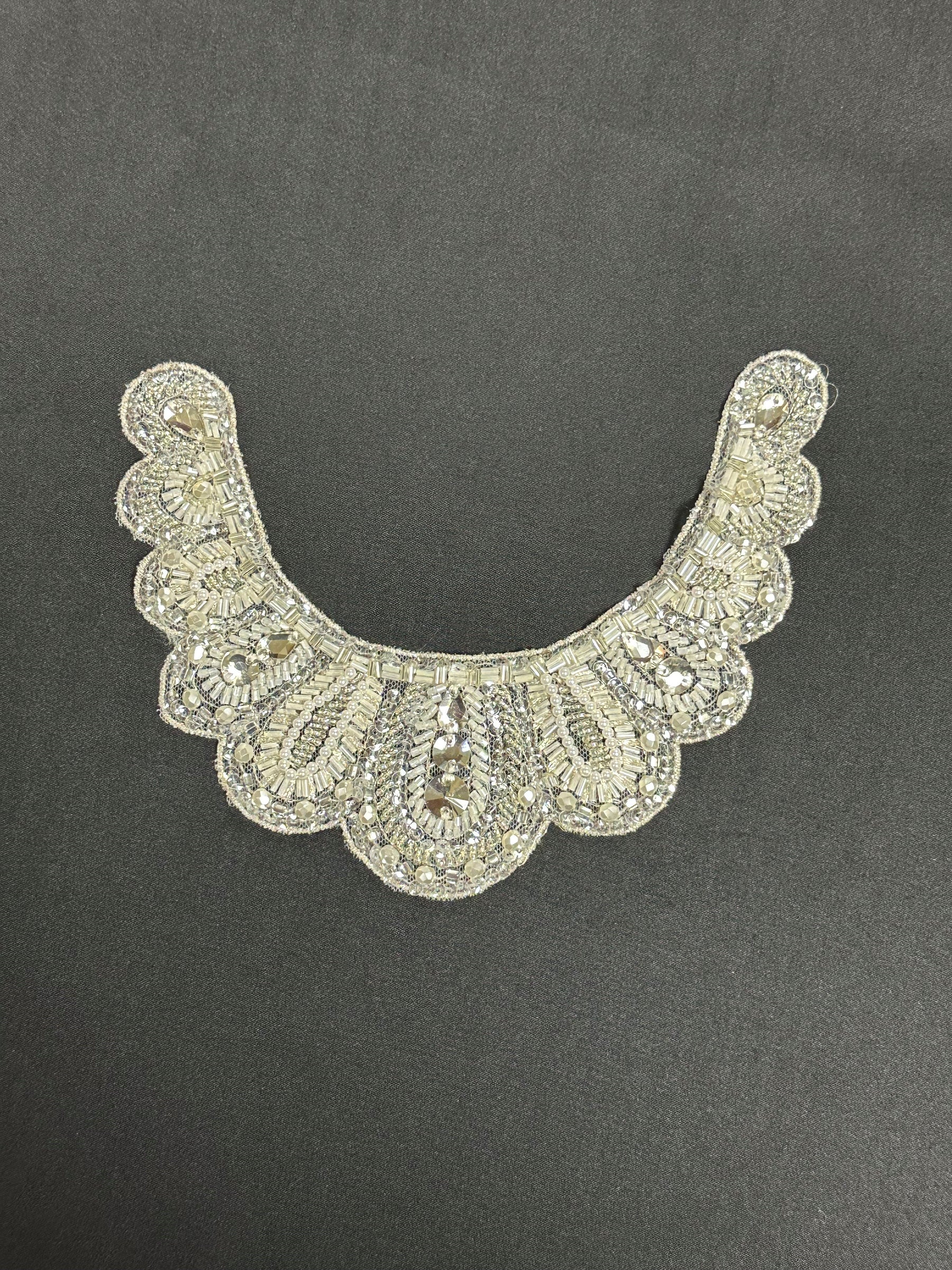 Kristallbestickung am Ausschnitt - Kakophonie (CF AP 292)