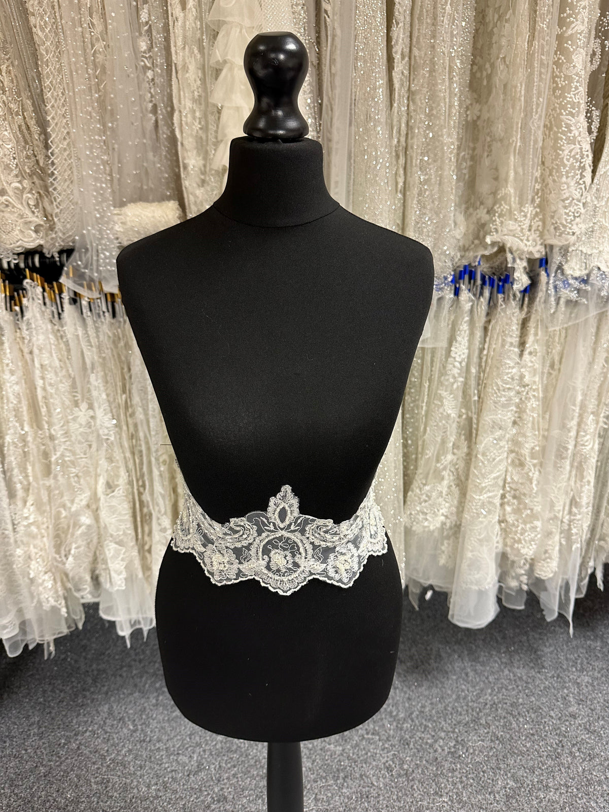 Cappuccino-Stickerei-Spitzenborte - Saftig (CF T 052)