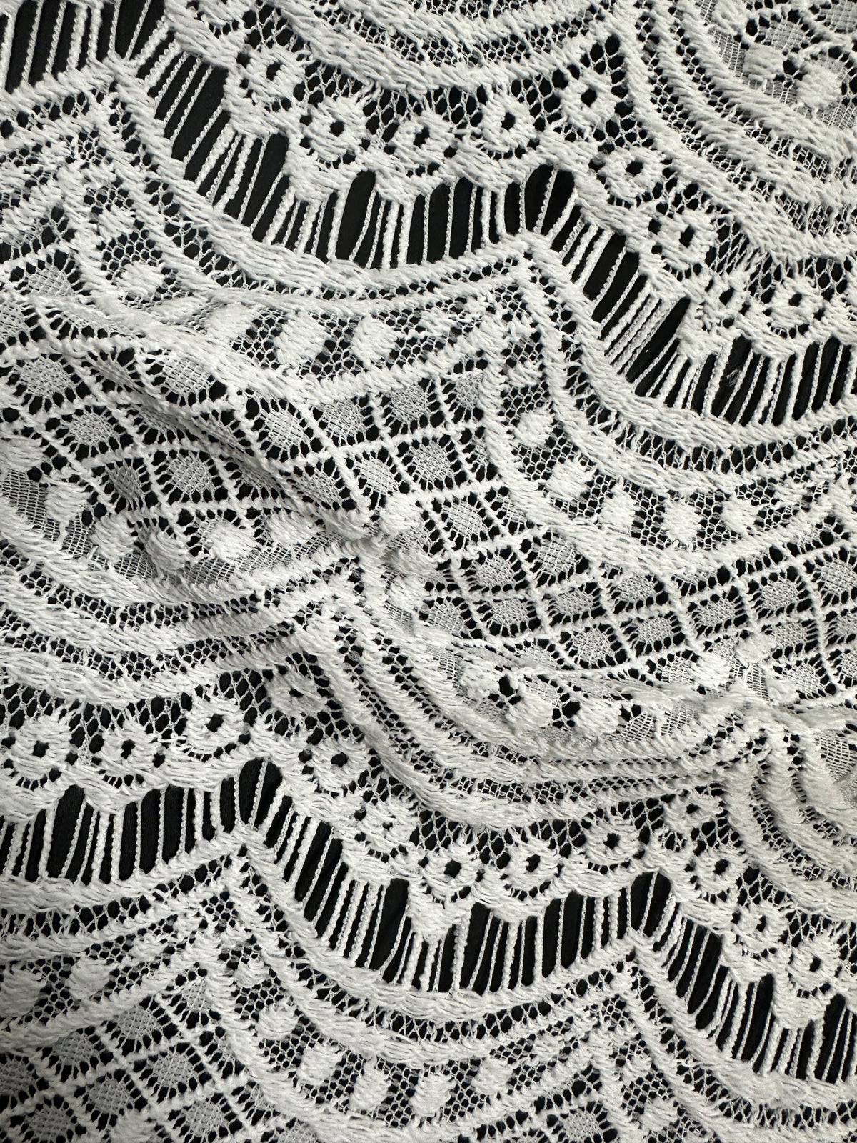 Elfenbeinfarbene Raschelspitze - Catania