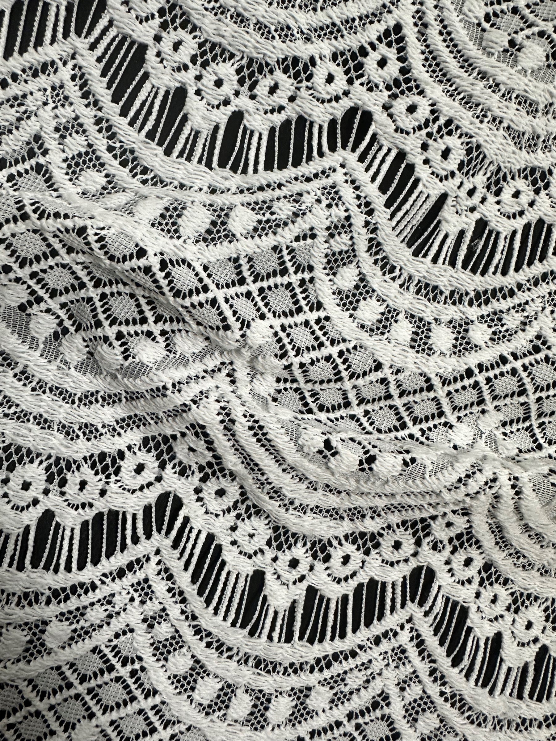 Elfenbeinfarbene Raschelspitze - Catania