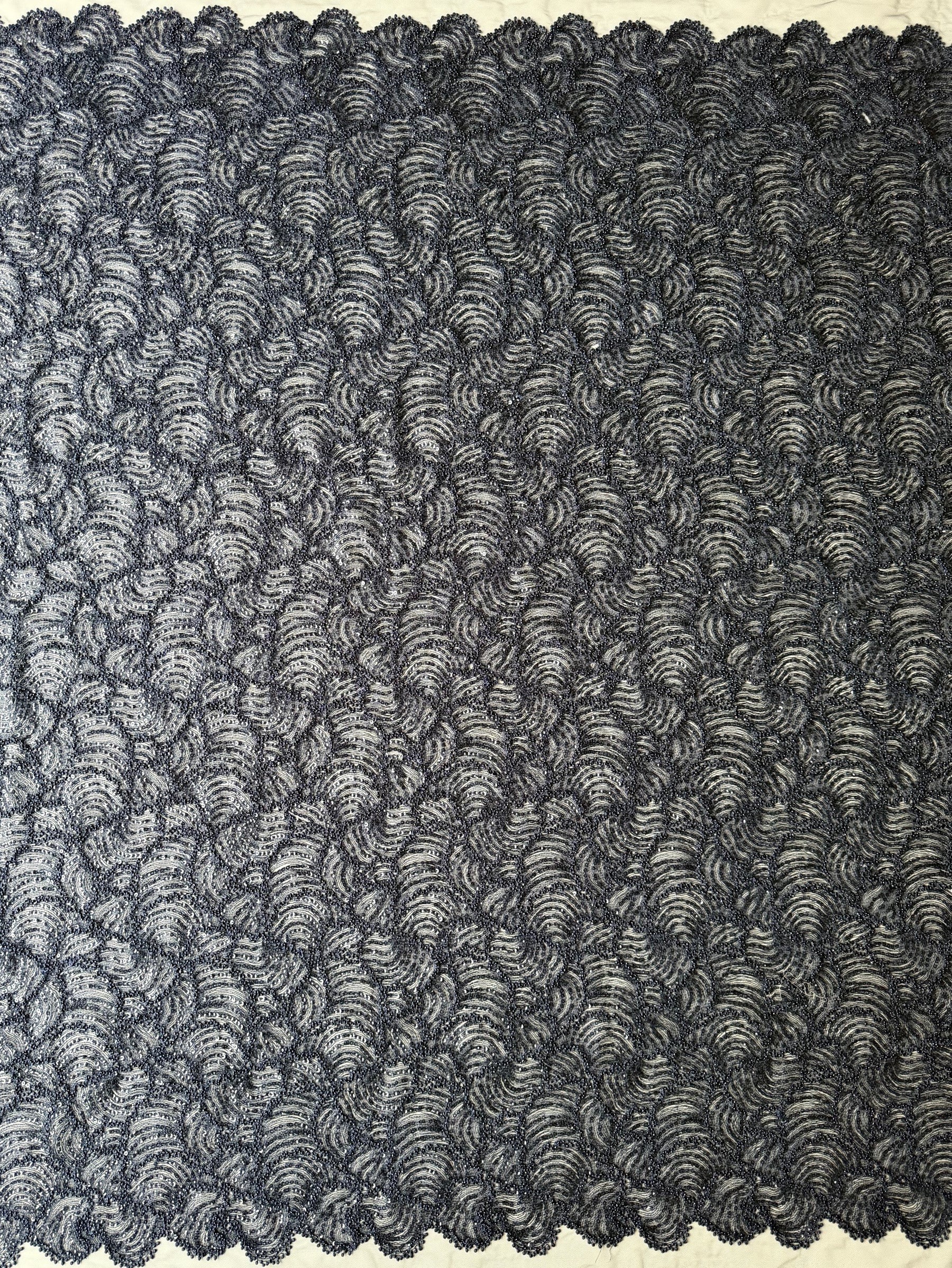 Marineblauer, 3D-bestickter Perlen-Tüll - EB1021