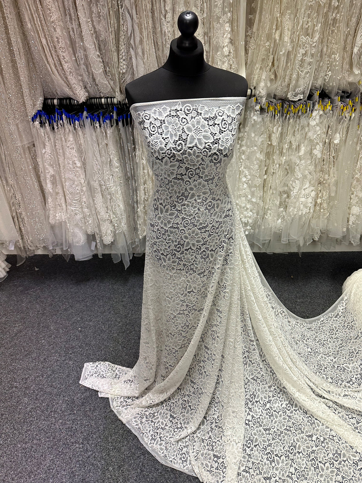 Elfenbeinfarbene Stretch-Spitze - Lucy (CF)