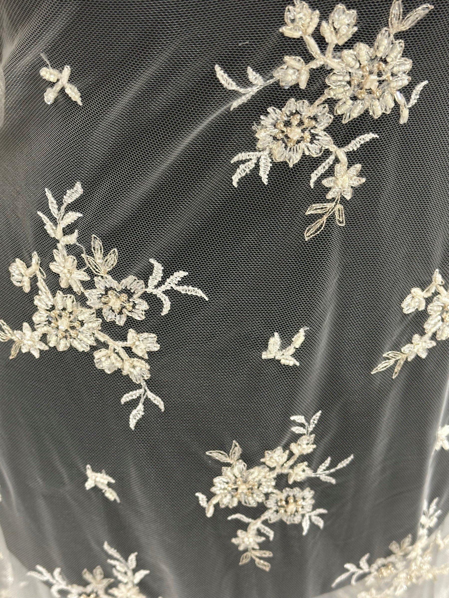 Elfenbeinfarbene Perlenspitze - Riese