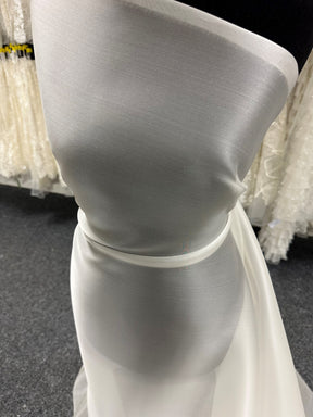 Elfenbeinfarbener Seidensatin-Organza - P771