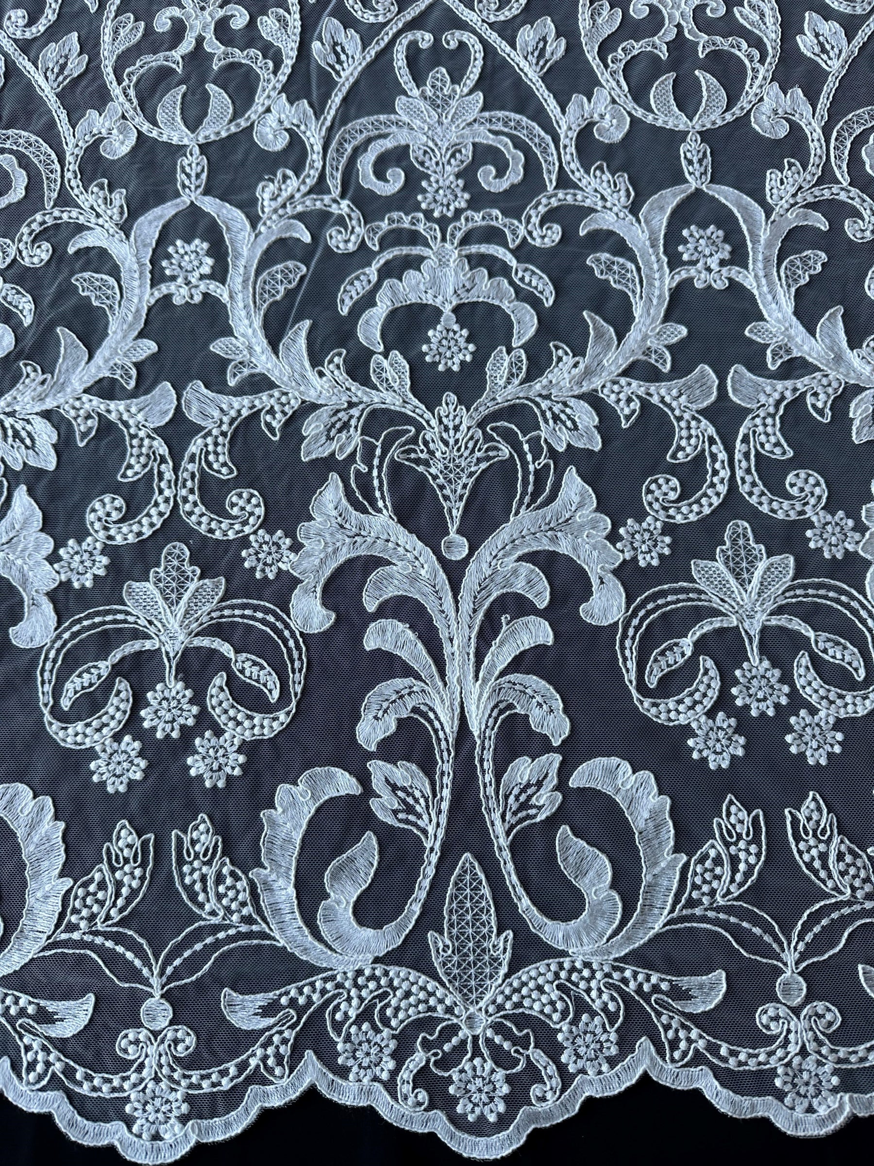 Elfenbeinfarbene Kordelspitze – Marika