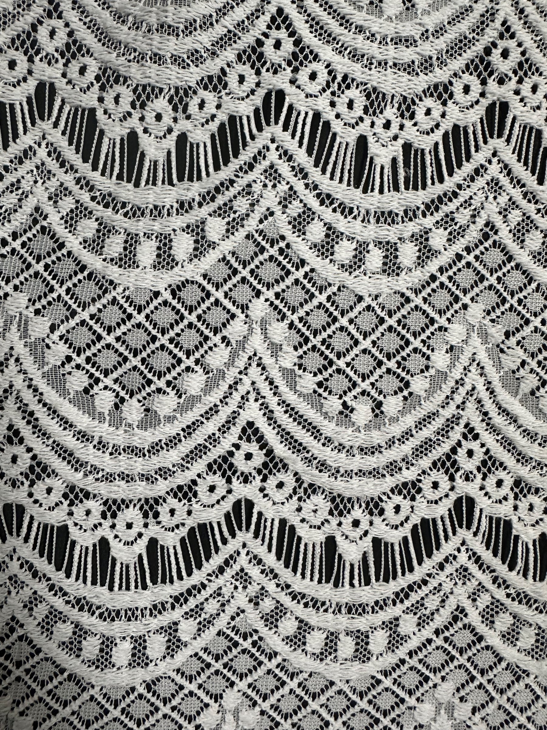 Elfenbeinfarbene Raschelspitze - Catania