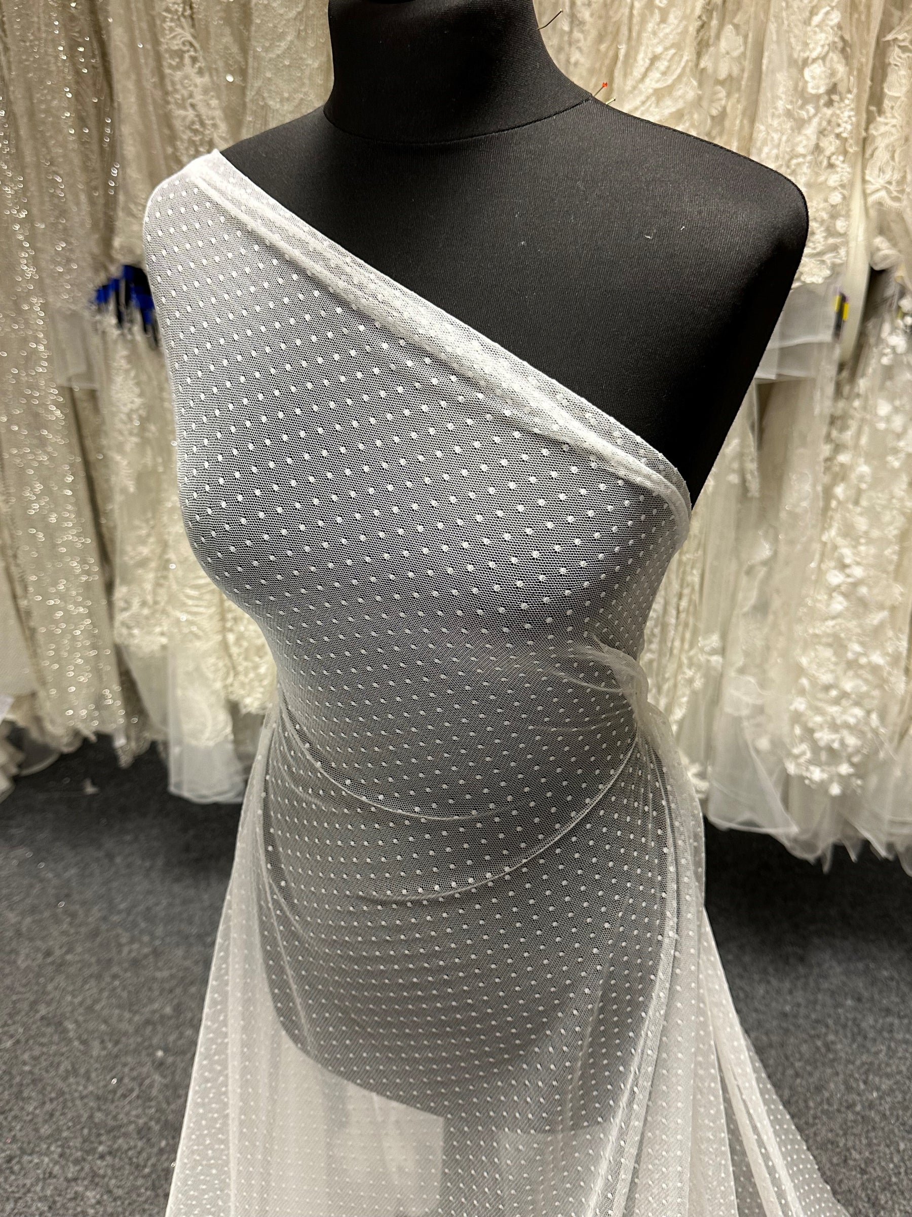 Elfenbeinfarbener Tüll mit Flecken - Madelaine (CF)