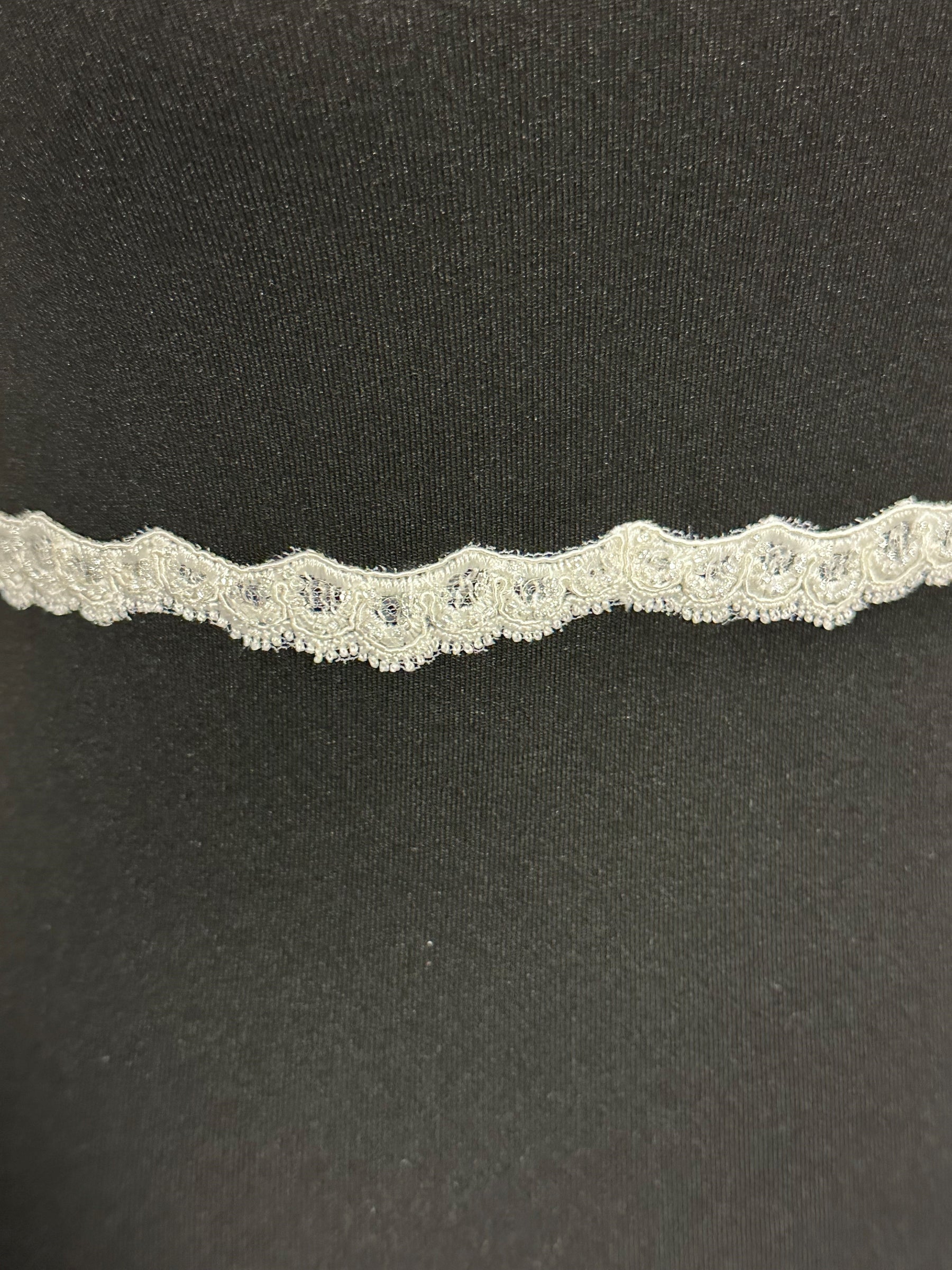 Elfenbeinfarbener Spitzenbesatz mit Perlen - Ashanti