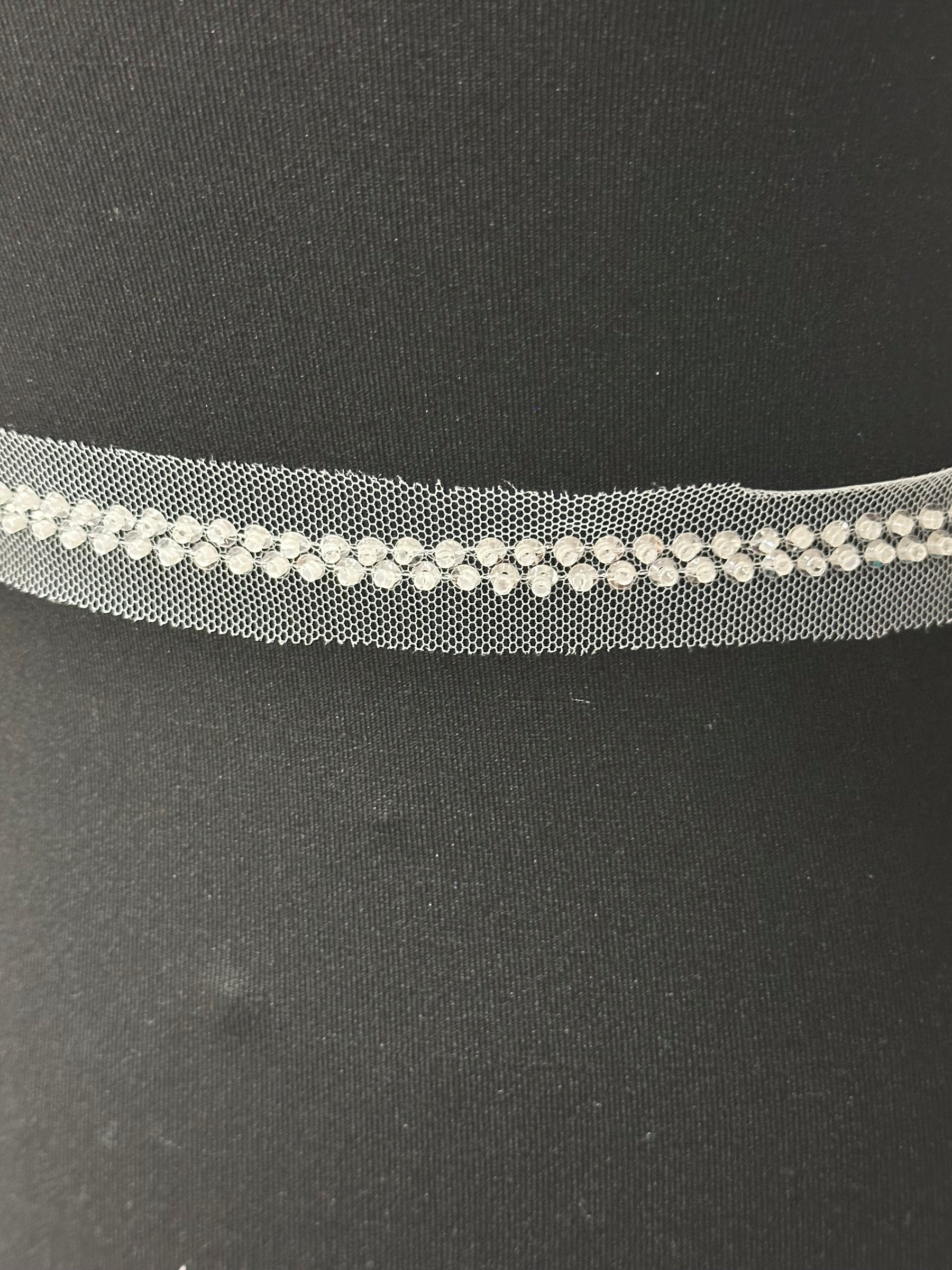 Elfenbeinfarbene, perlenbesetzte Kleiderborte - EH2030