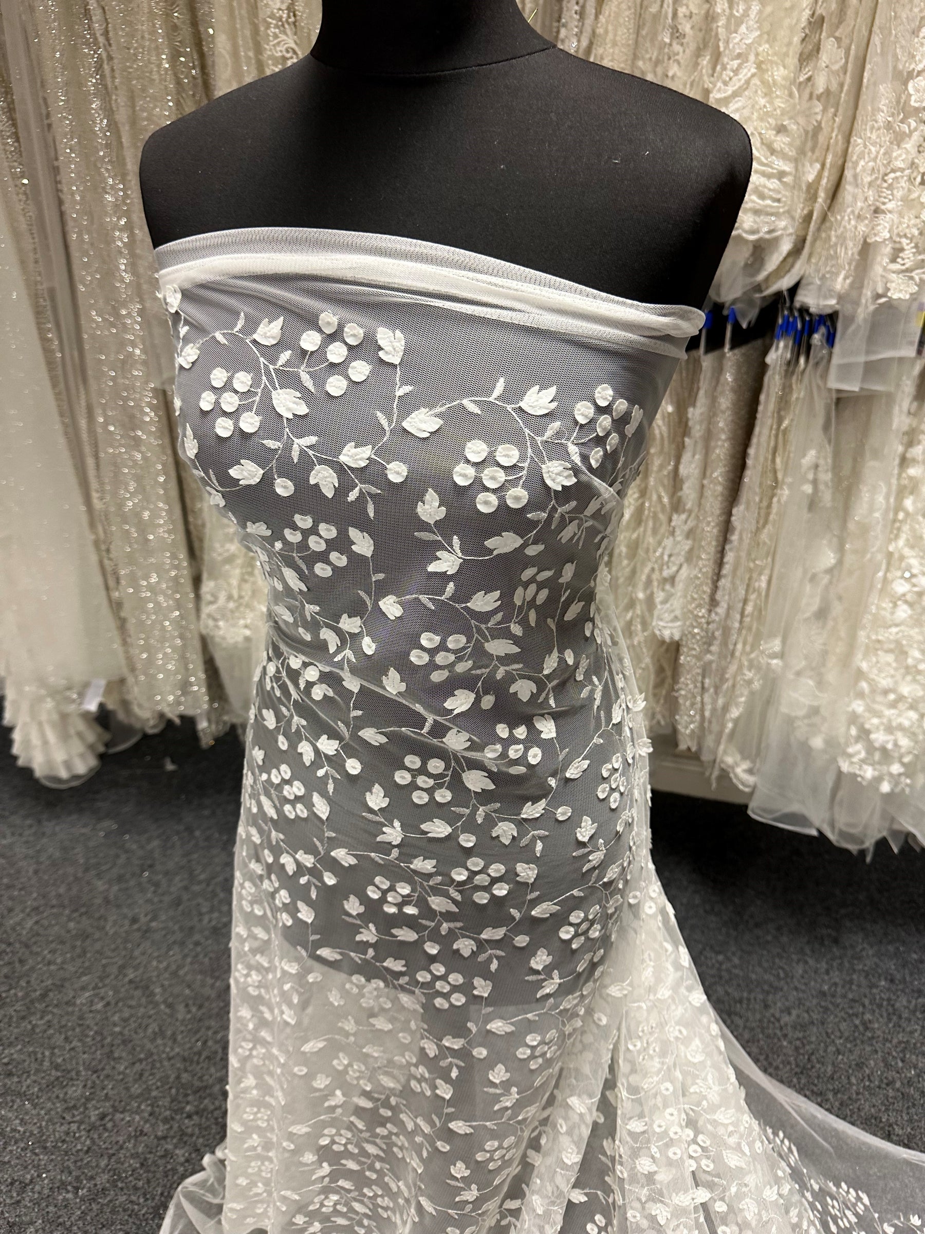 Elfenbeinfarbene 3D-Laserspitze – Poseidon