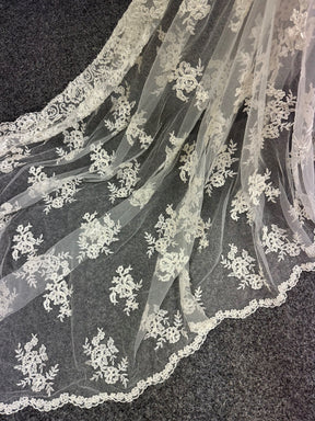 Elfenbeinfarbene, unbestickte Kordelspitze - Naomi (CF)