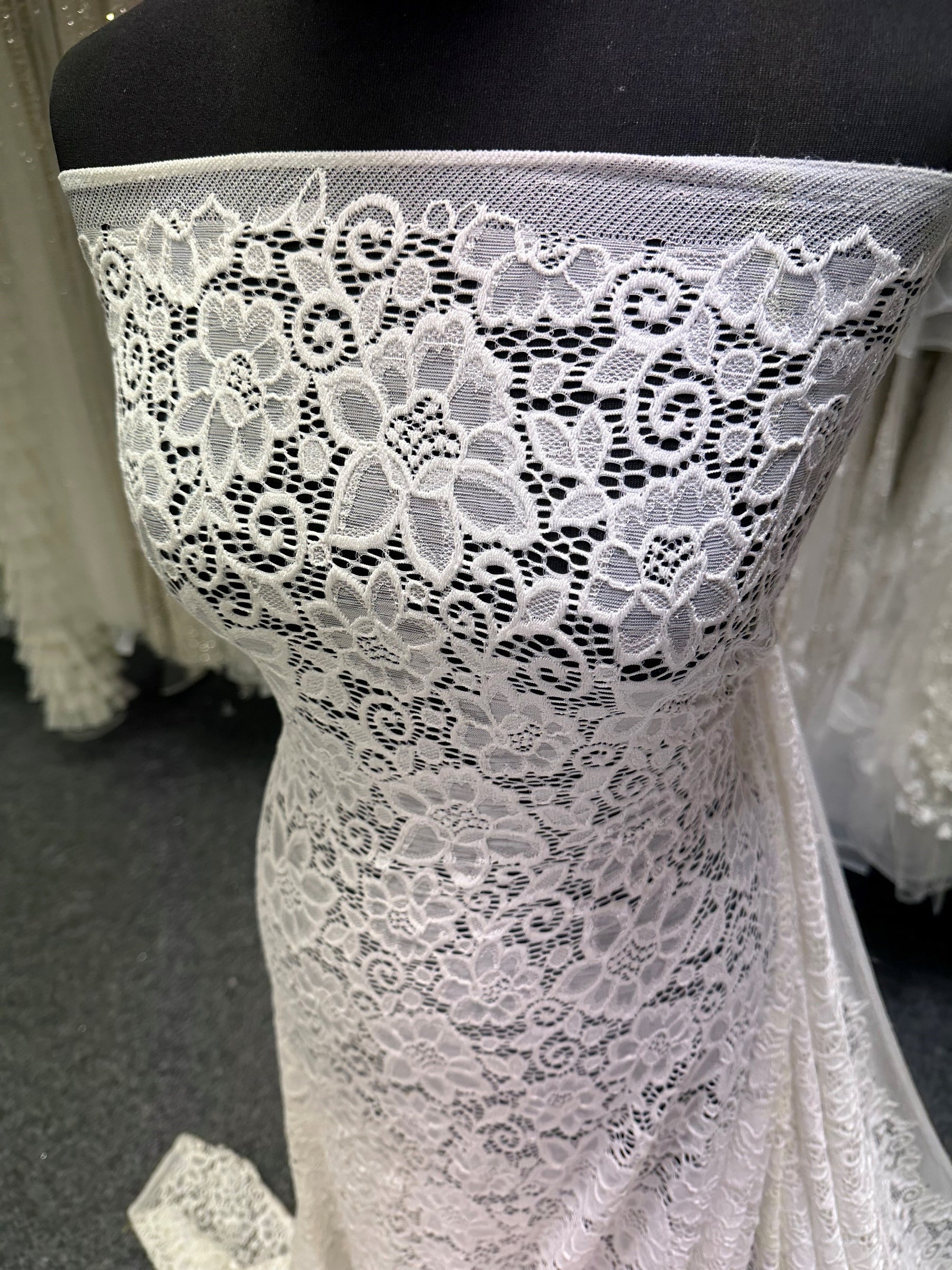 Elfenbeinfarbene Stretch-Spitze - Lucy (CF)