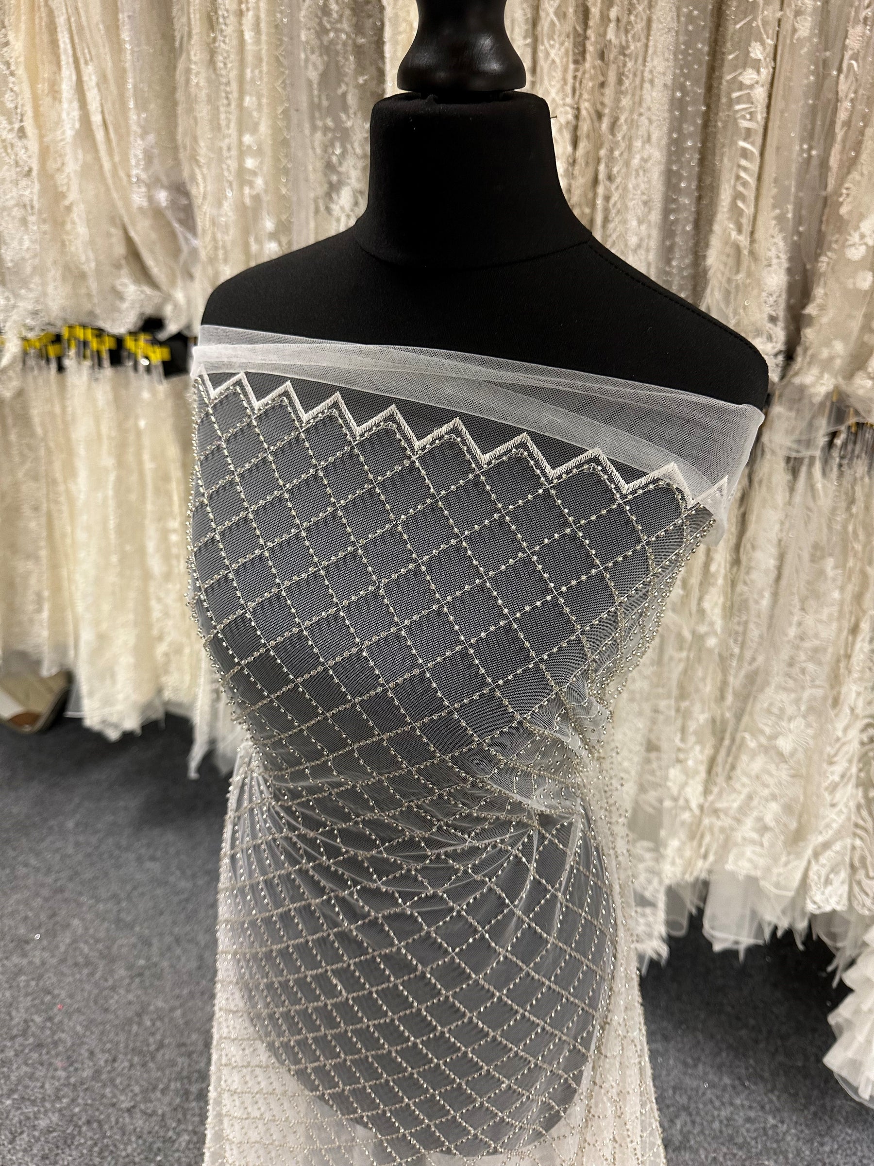 Elfenbeinfarbene Perlen-Gitterspitze - Penelope (CF)