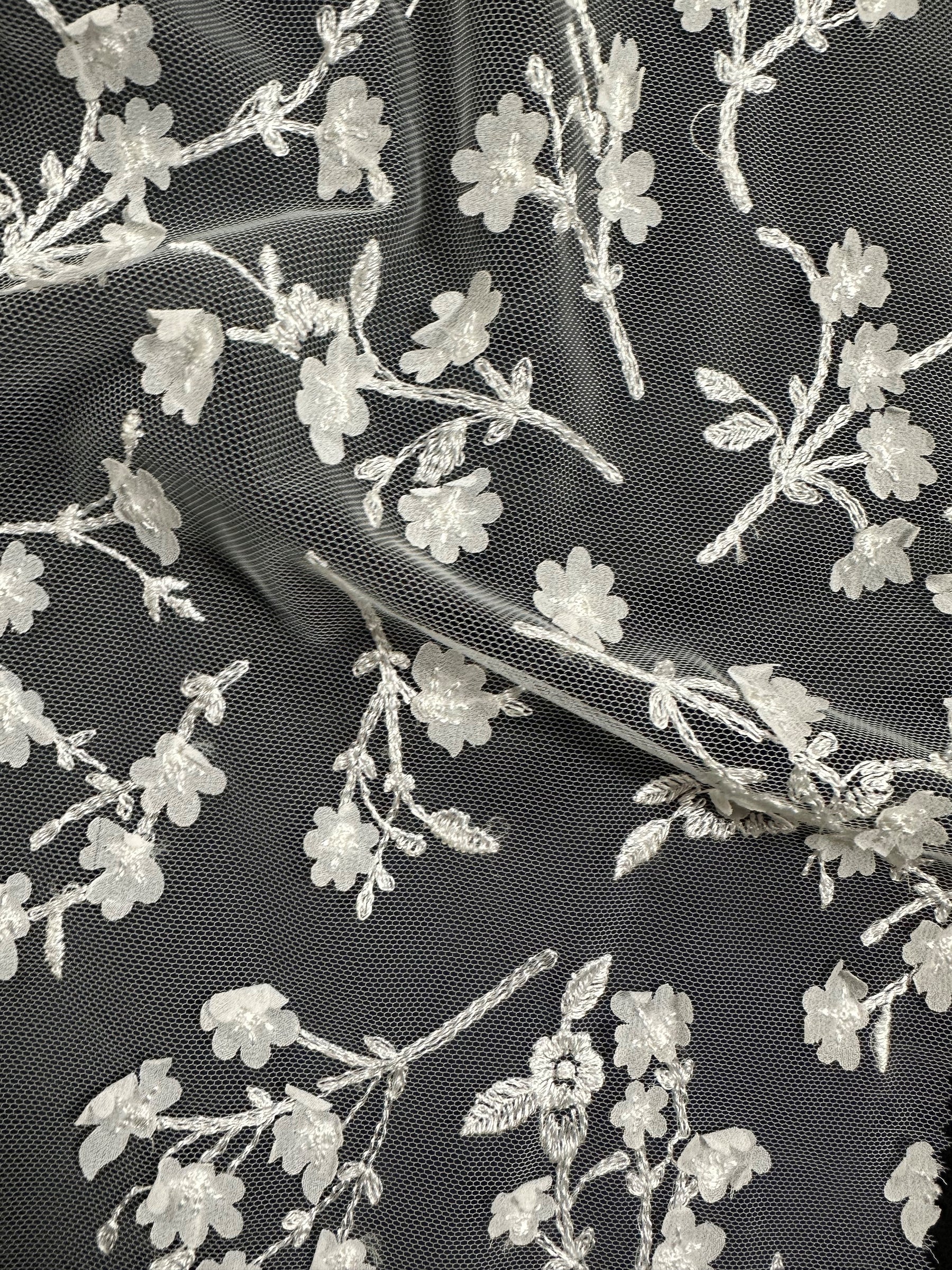 Elfenbeinfarbene Laserstickerei-Spitze - Hypnosis (CF Helena)