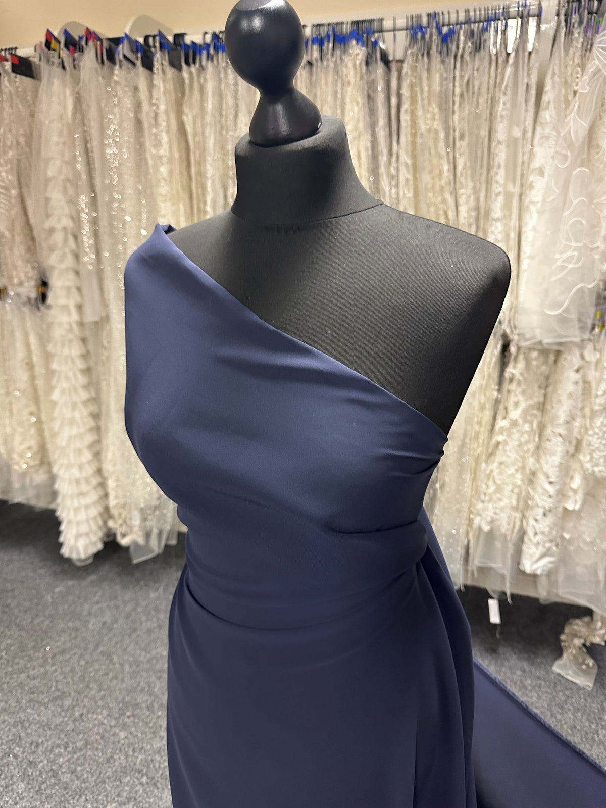 Mitternachtsfarbener Polyester-Chiffon-Stoff – Serendipity