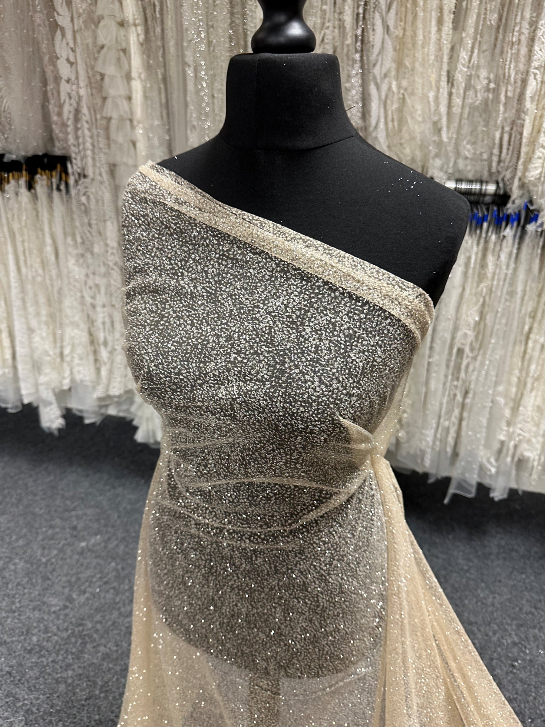 Nude Glitzertüll - Attraktion